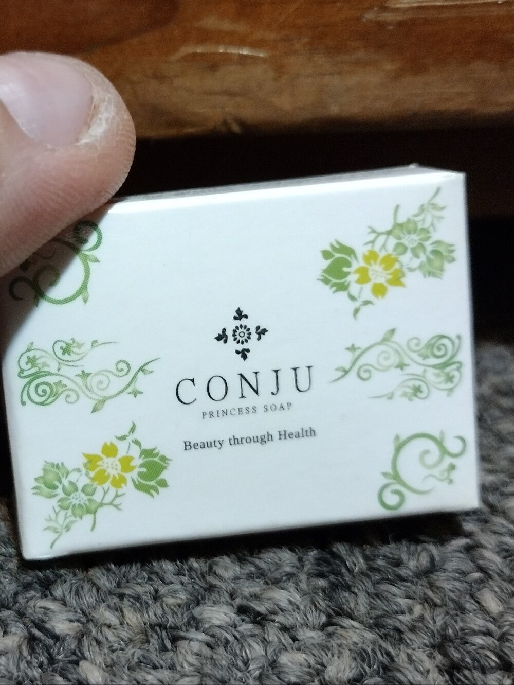 CONJU Princess Soap Travel Size- White & Green Floral Bar
